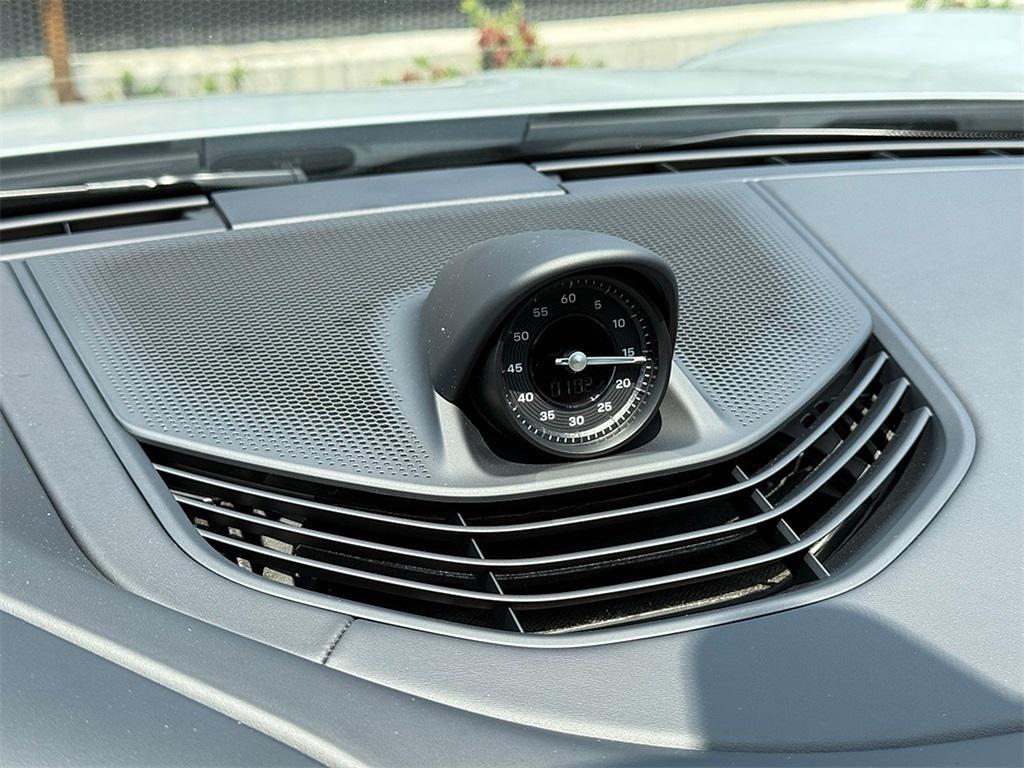 new 2025 Porsche Taycan car