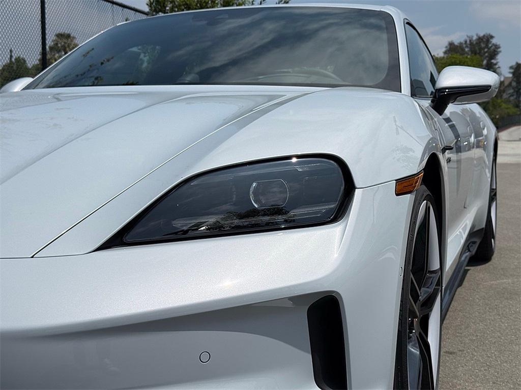 new 2025 Porsche Taycan car