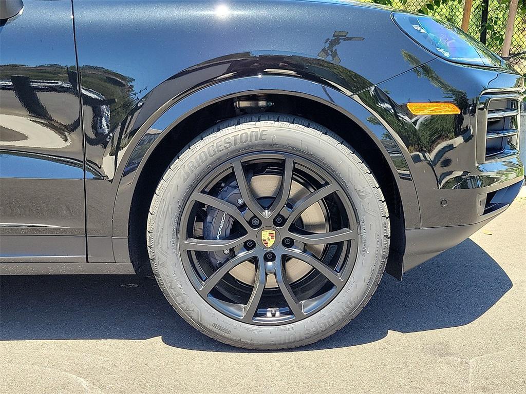 new 2025 Porsche Cayenne car