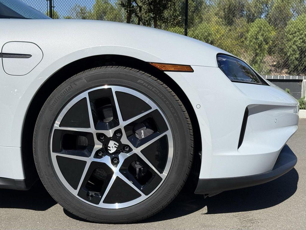 new 2025 Porsche Taycan car