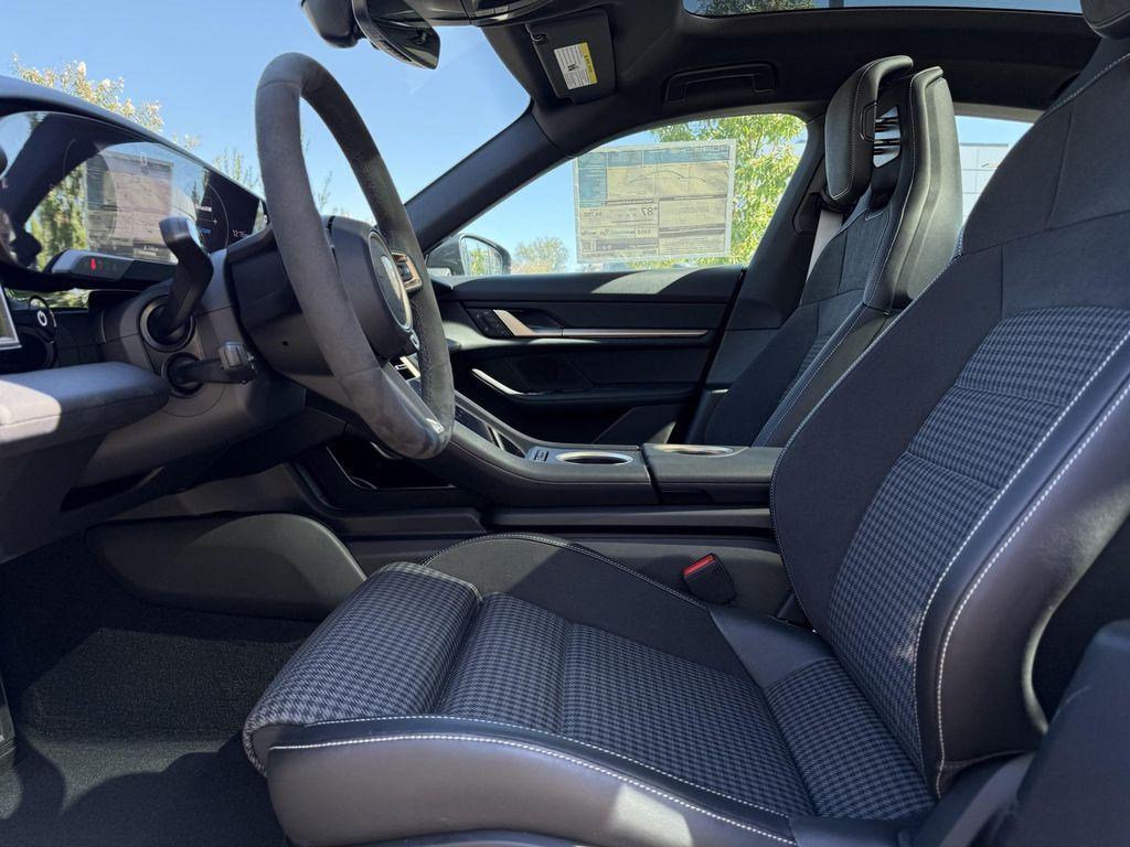 new 2025 Porsche Taycan car