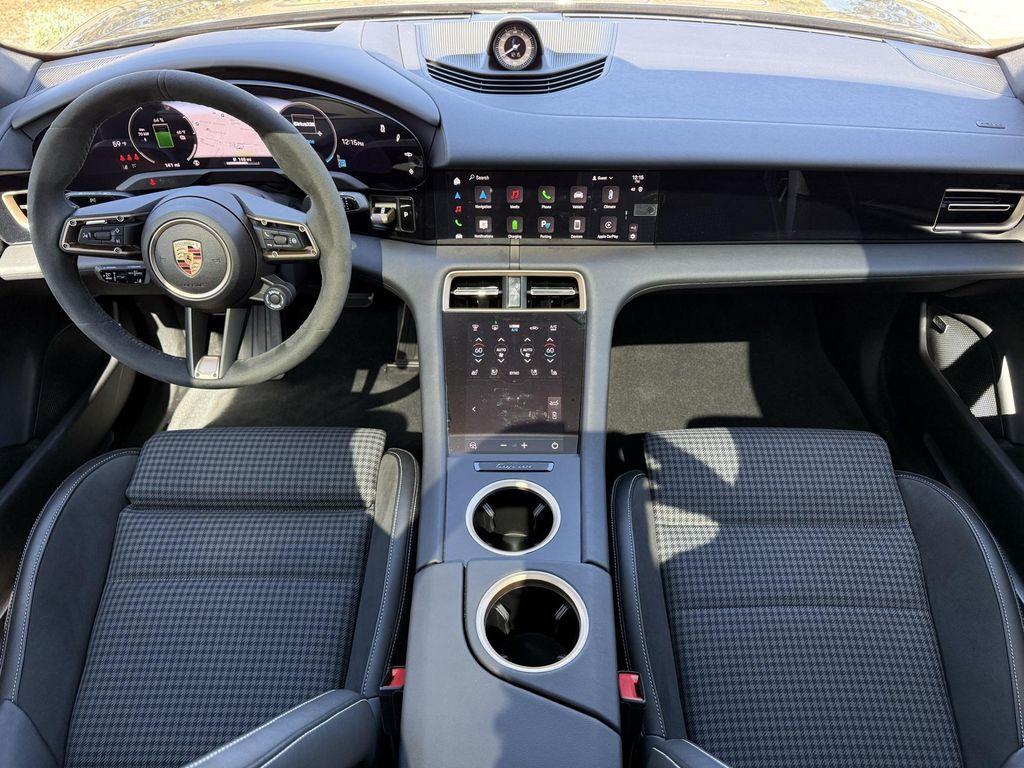 new 2025 Porsche Taycan car