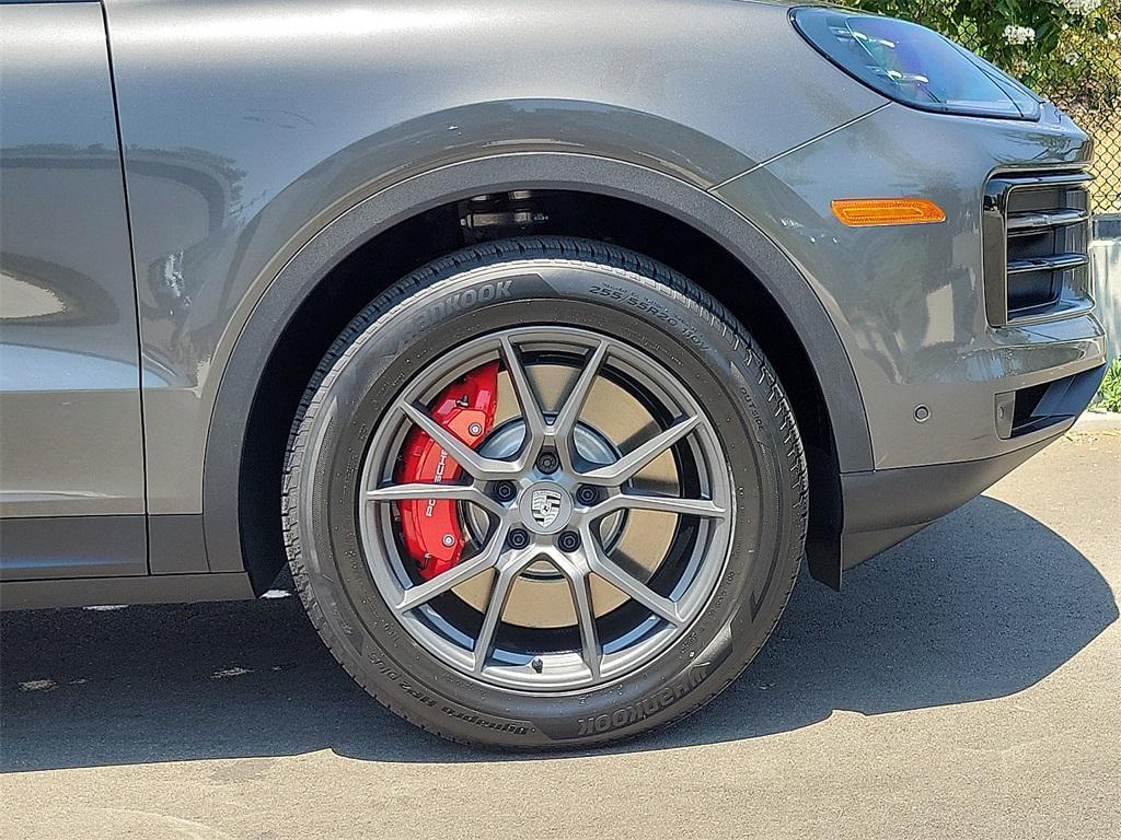 new 2025 Porsche Cayenne car