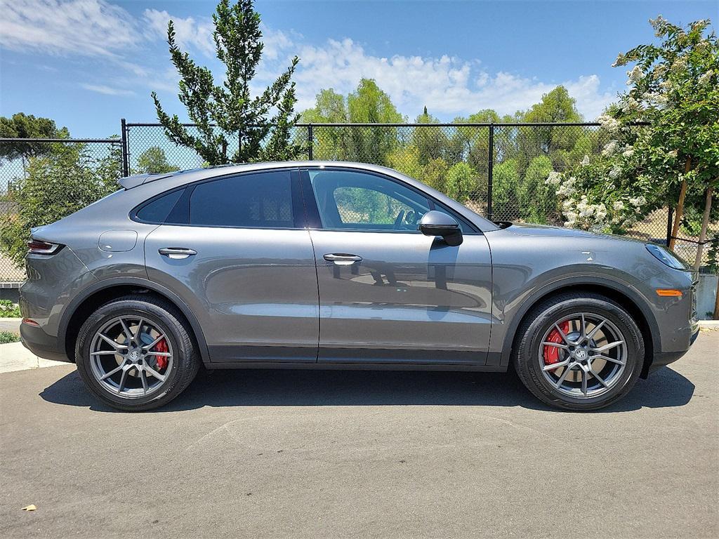 new 2025 Porsche Cayenne car