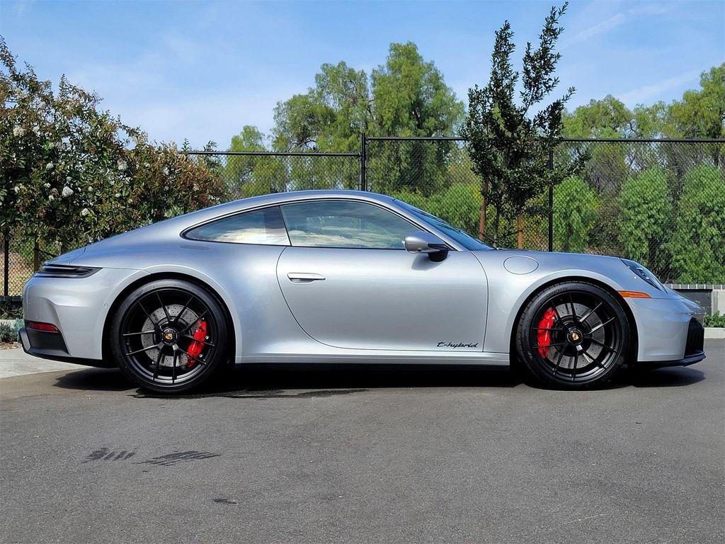 new 2025 Porsche 911 car