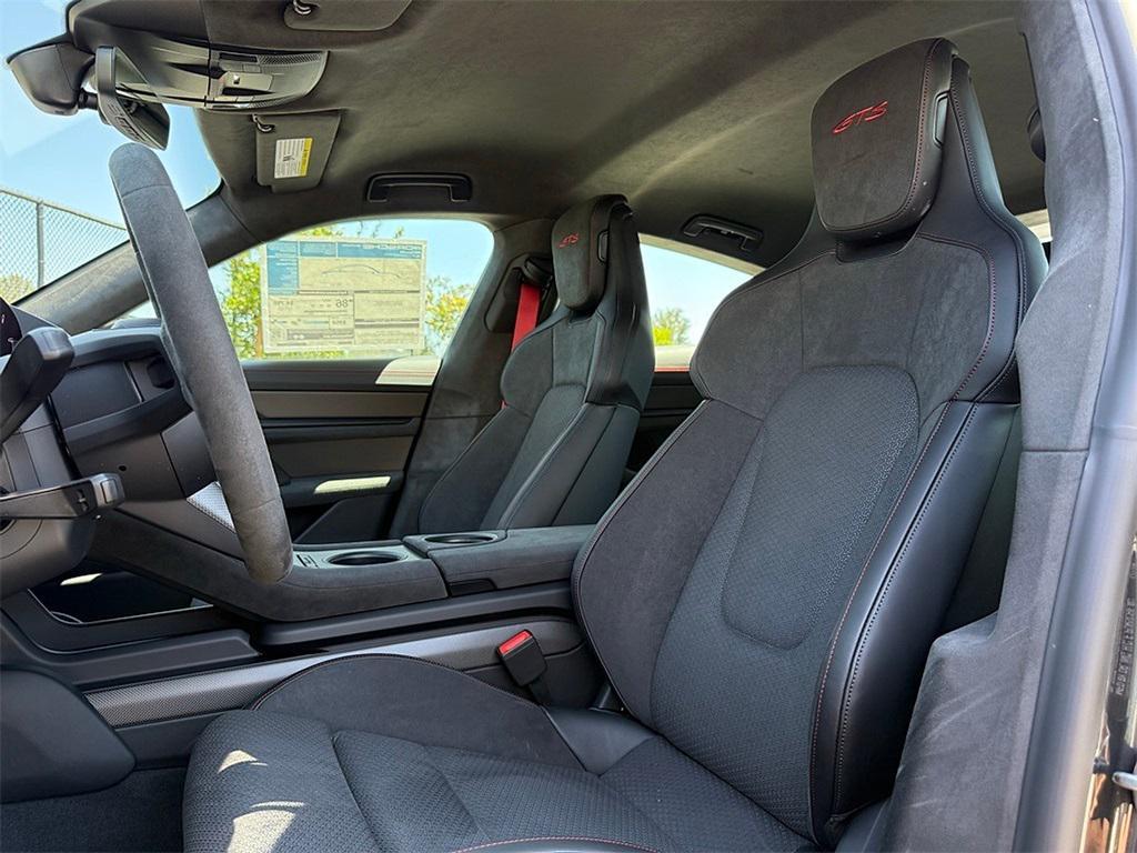 new 2025 Porsche Taycan car