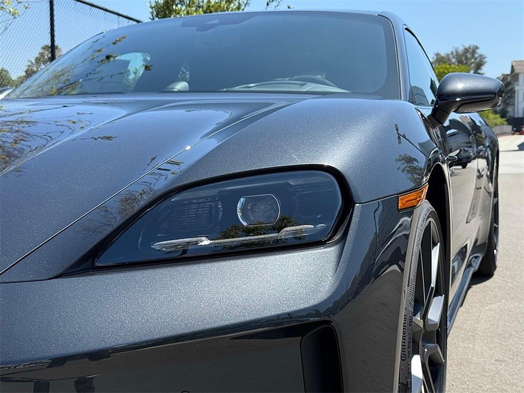 new 2025 Porsche Taycan car