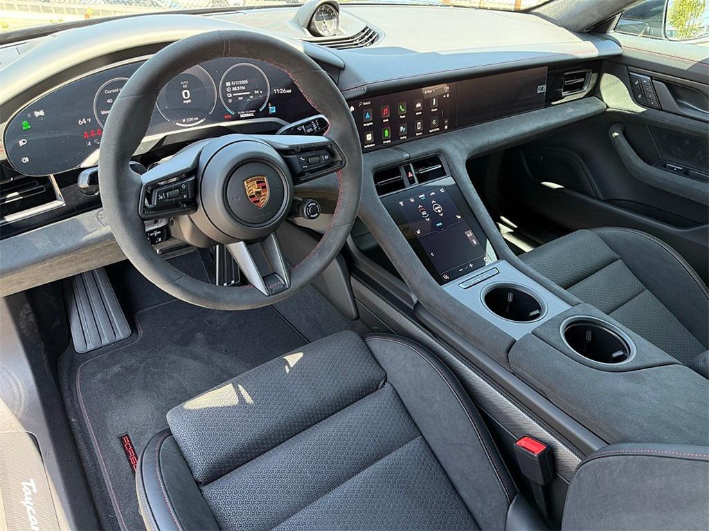 new 2025 Porsche Taycan car