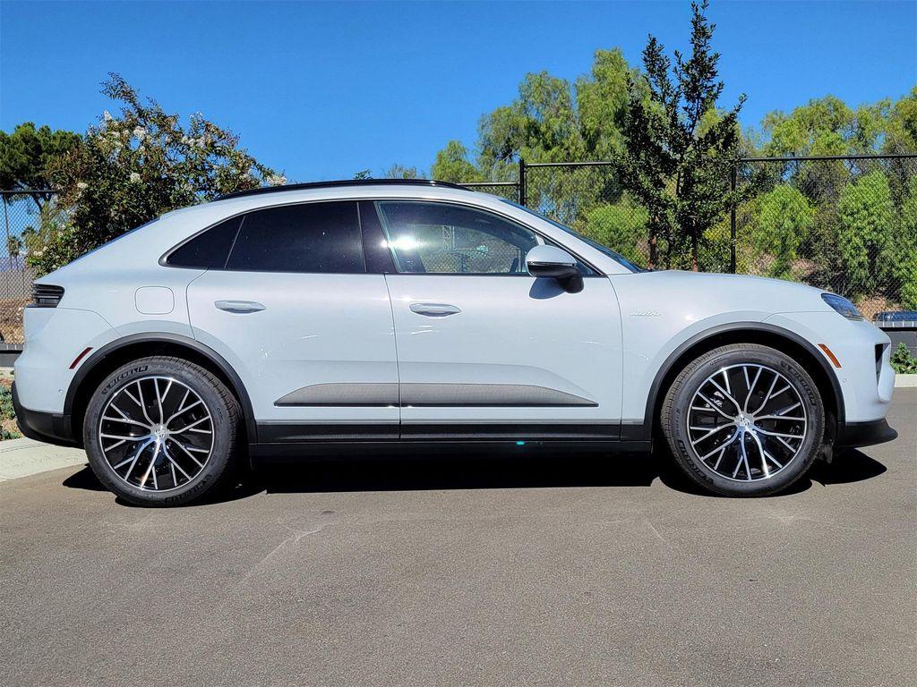 new 2025 Porsche Macan car