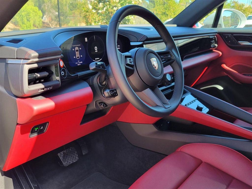 new 2025 Porsche Macan car