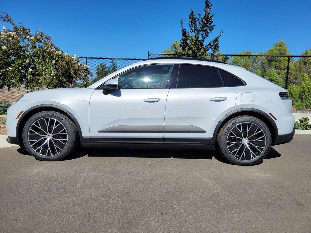 new 2025 Porsche Macan car
