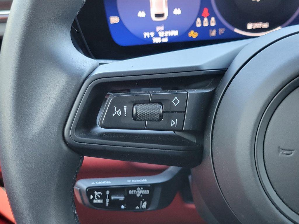 new 2025 Porsche Macan car