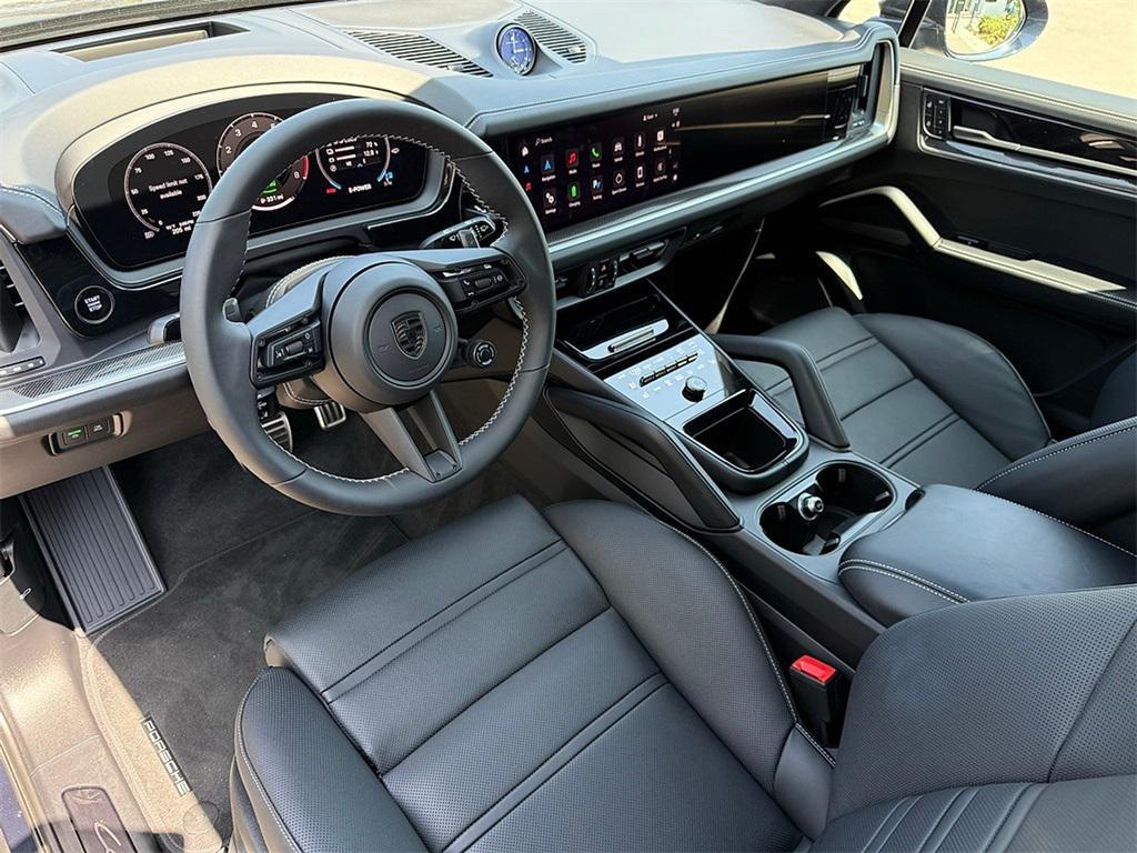 new 2025 Porsche Cayenne car