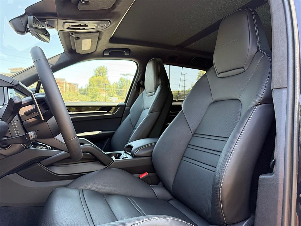 new 2025 Porsche Cayenne car