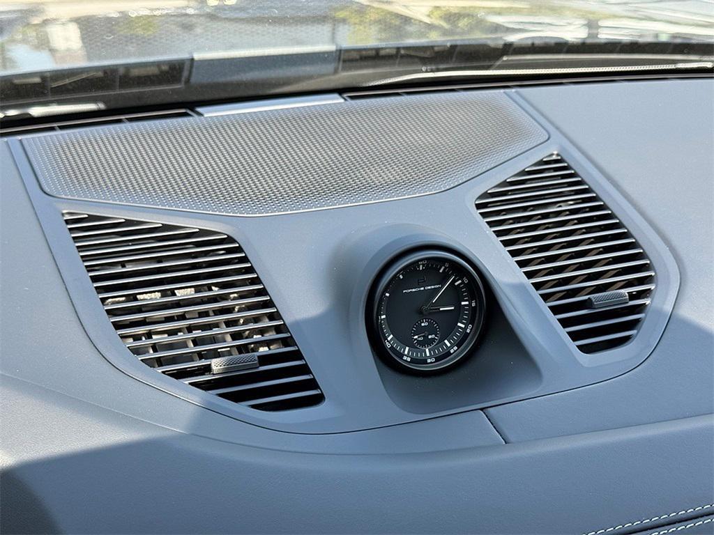 new 2025 Porsche Cayenne car