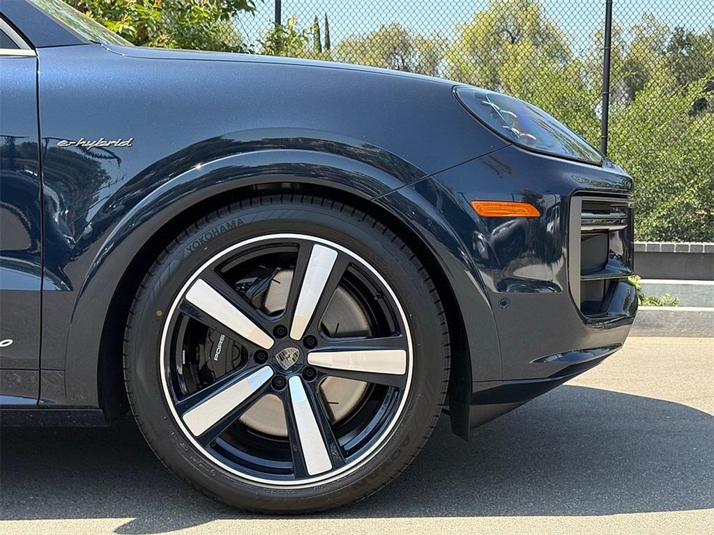 new 2025 Porsche Cayenne car