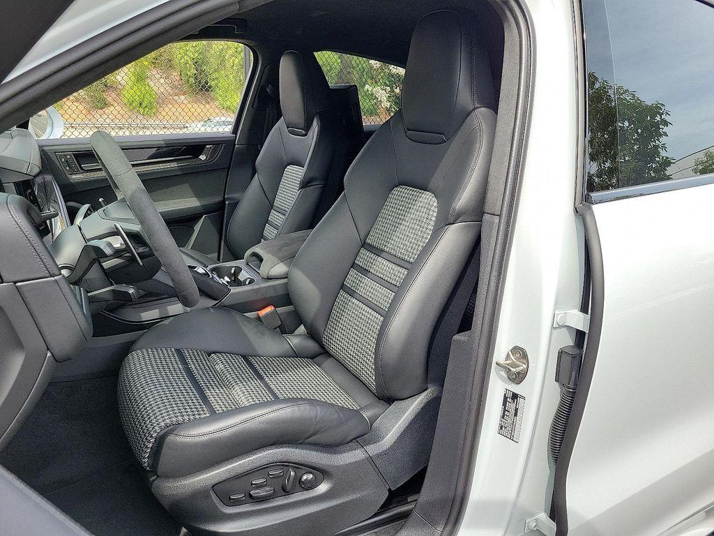 new 2026 Porsche Cayenne car