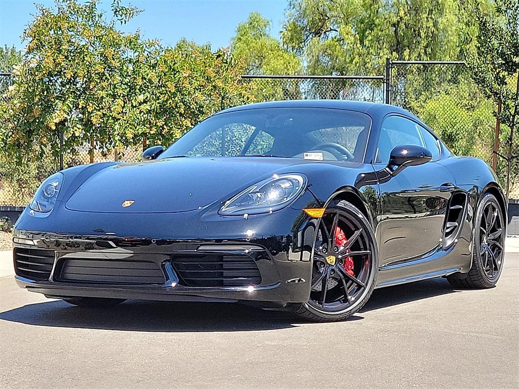 new 2025 Porsche 718 Cayman car