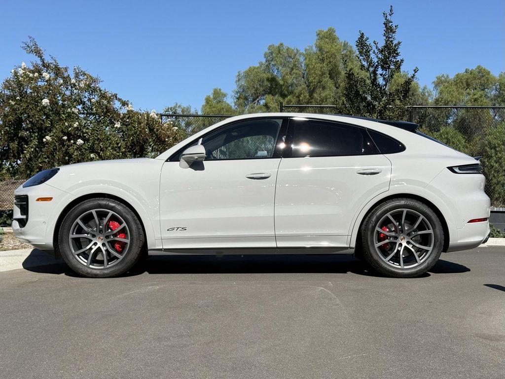 new 2025 Porsche Cayenne car