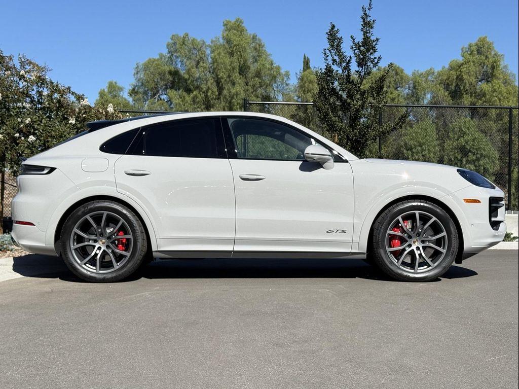 new 2025 Porsche Cayenne car