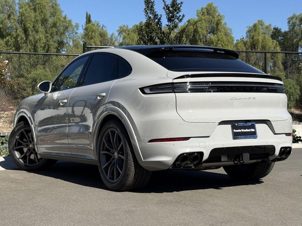 new 2025 Porsche Cayenne car