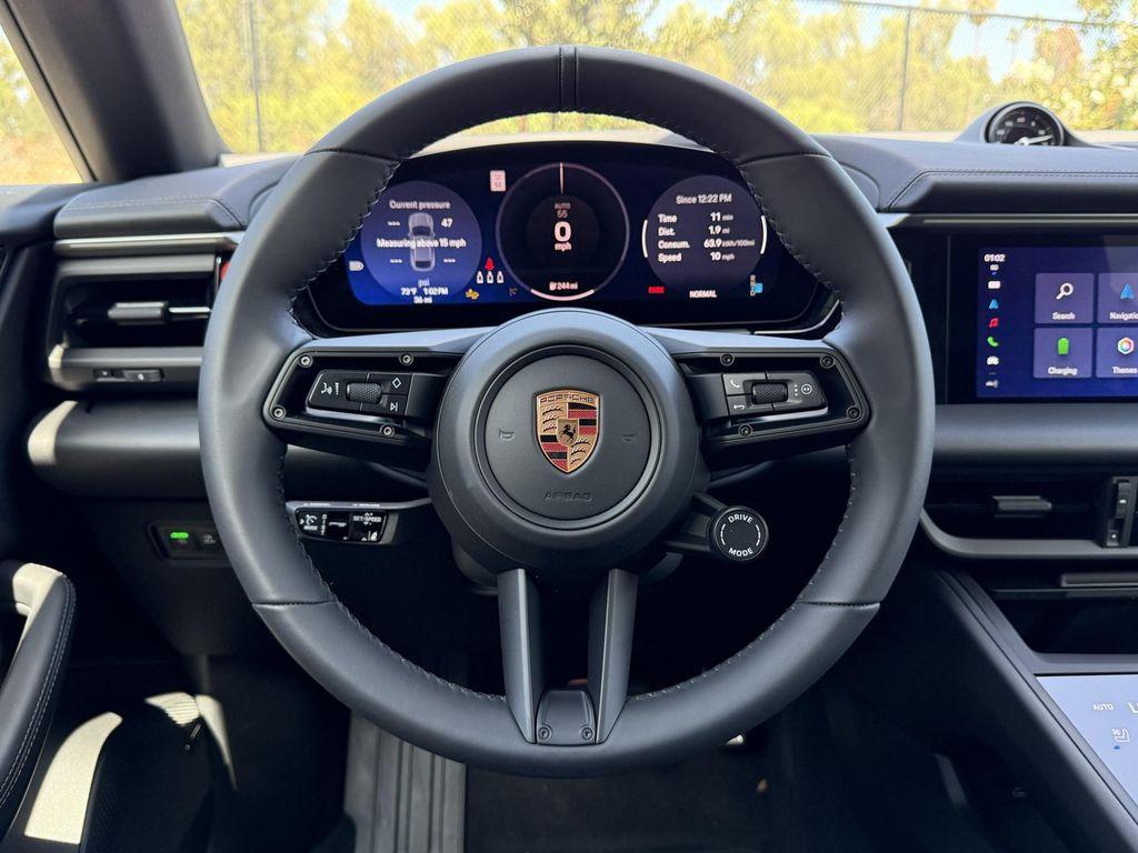 new 2025 Porsche Macan car