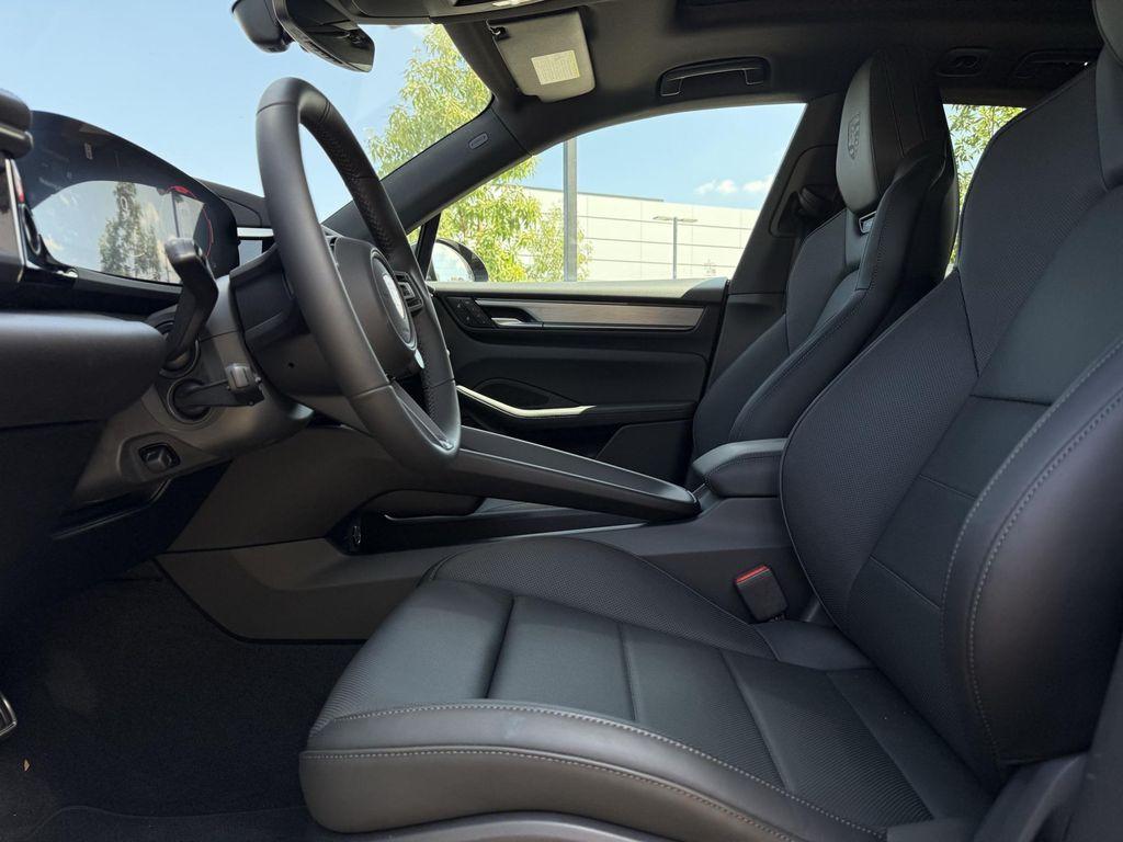 new 2025 Porsche Macan car