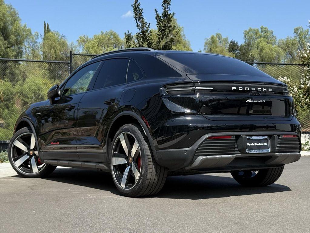 new 2025 Porsche Macan car