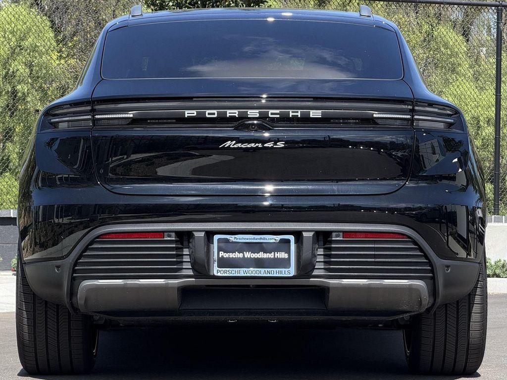 new 2025 Porsche Macan car