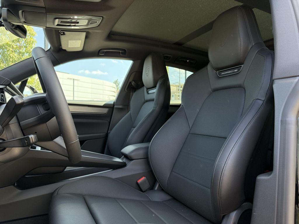 new 2025 Porsche Macan car