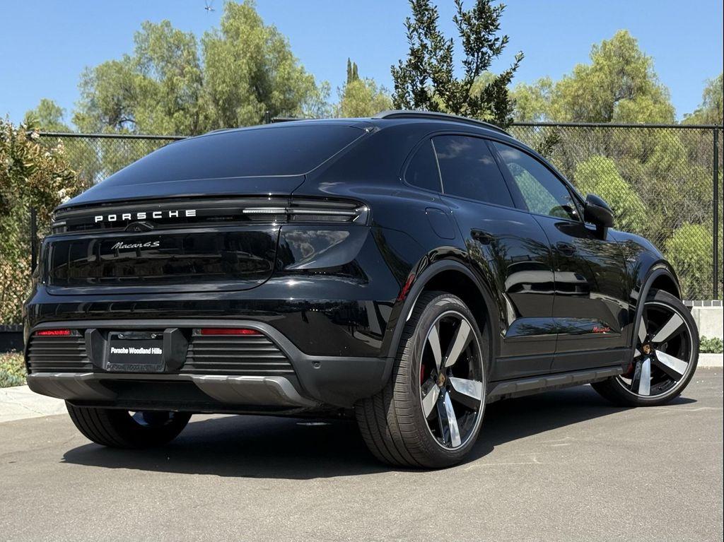 new 2025 Porsche Macan car