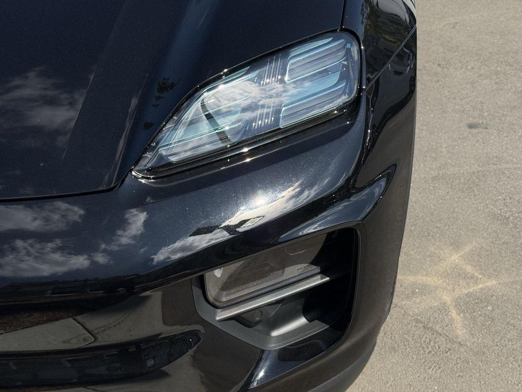 new 2025 Porsche Macan car