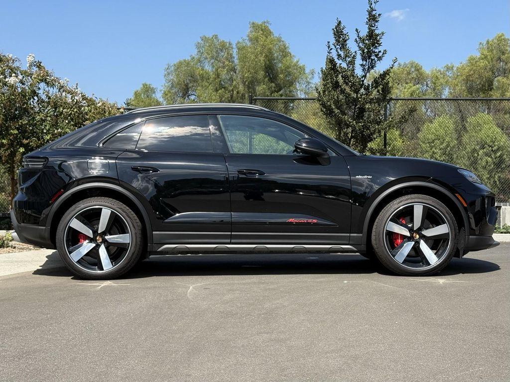 new 2025 Porsche Macan car