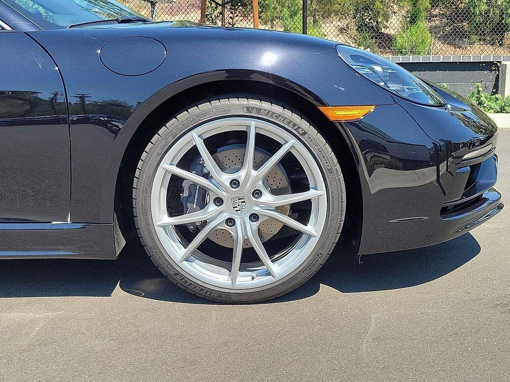 new 2025 Porsche 718 Cayman car
