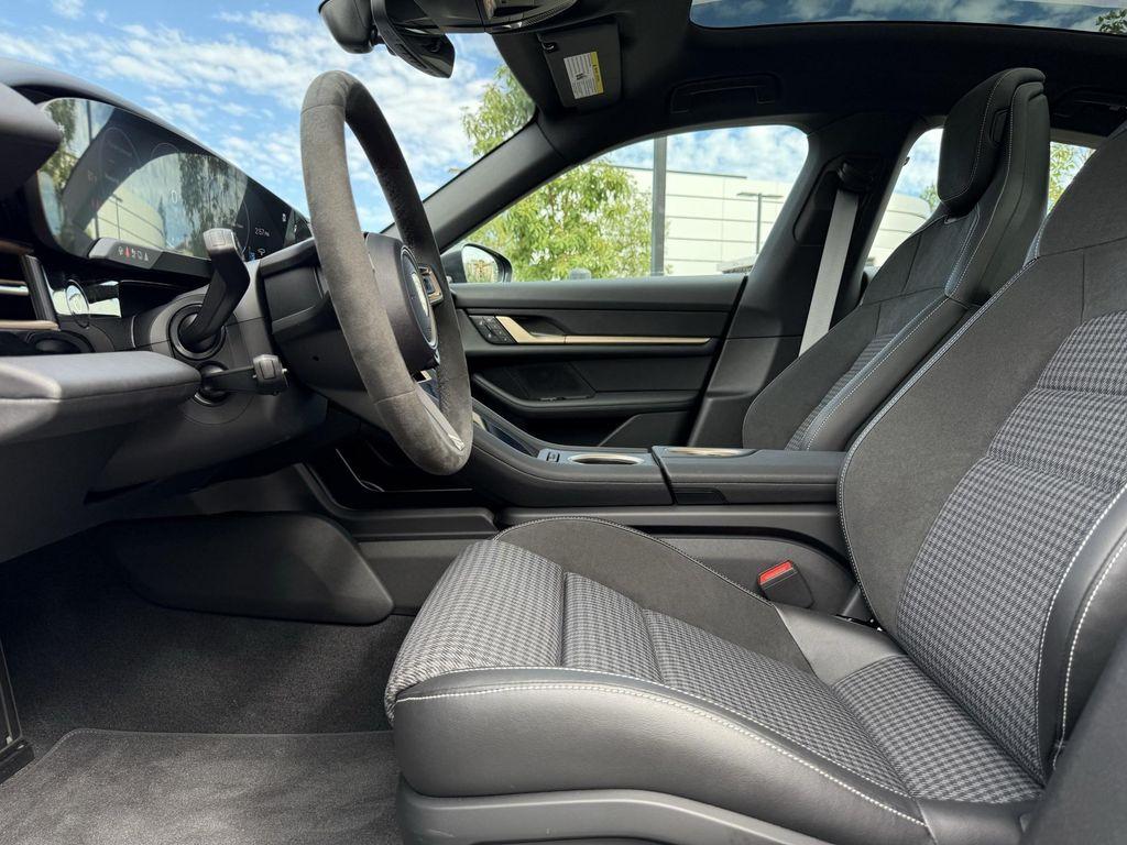 new 2025 Porsche Taycan car