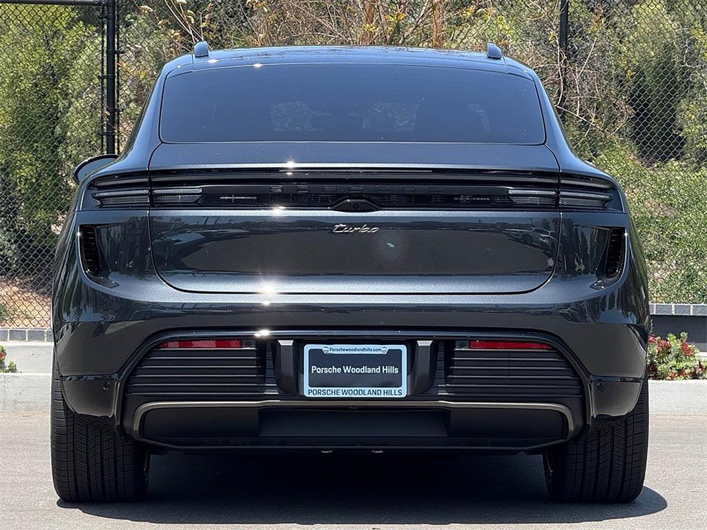 new 2025 Porsche Macan car
