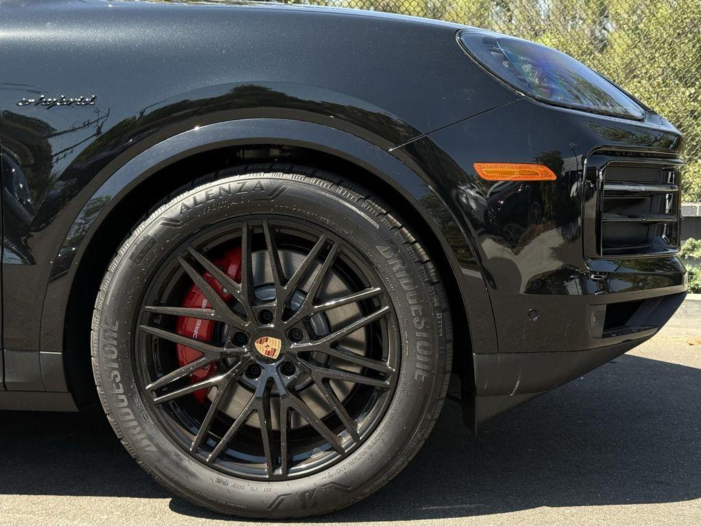new 2025 Porsche Cayenne car
