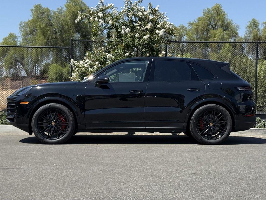 new 2025 Porsche Cayenne car
