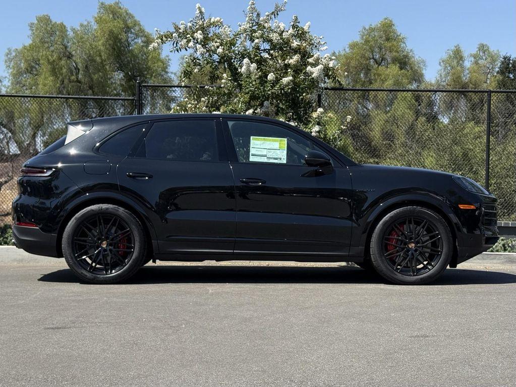 new 2025 Porsche Cayenne car