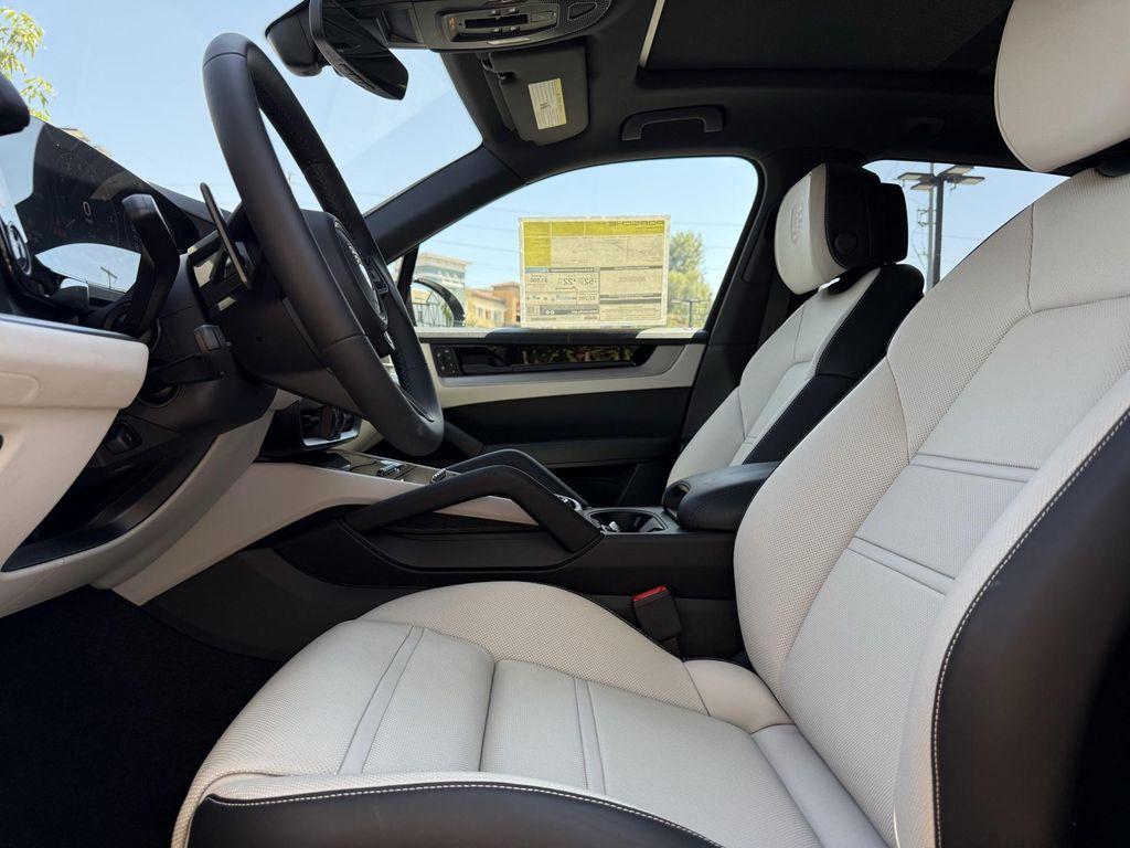 new 2025 Porsche Cayenne car
