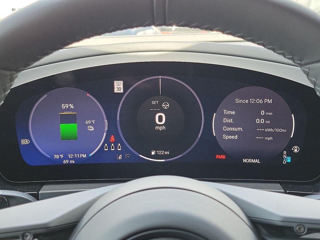 new 2025 Porsche Macan car