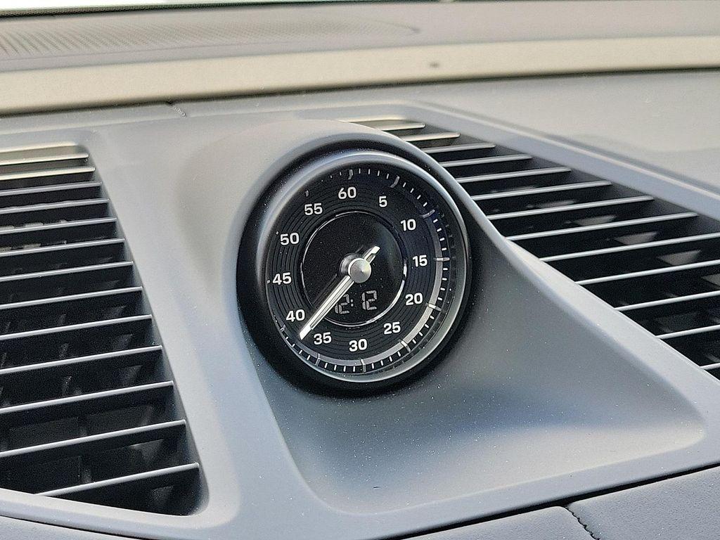 new 2025 Porsche Macan car