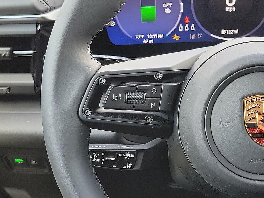 new 2025 Porsche Macan car