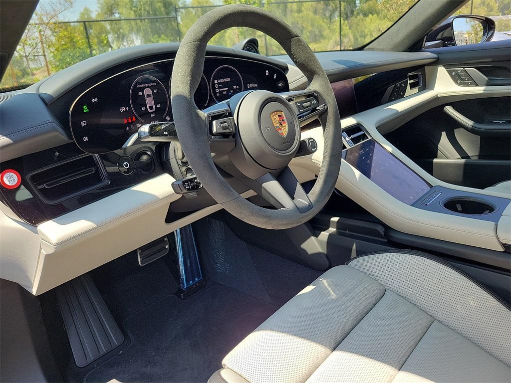new 2025 Porsche Taycan car