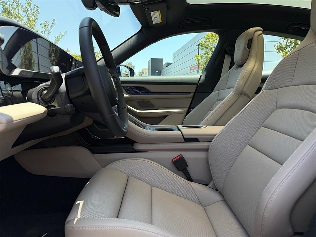 new 2025 Porsche Taycan car