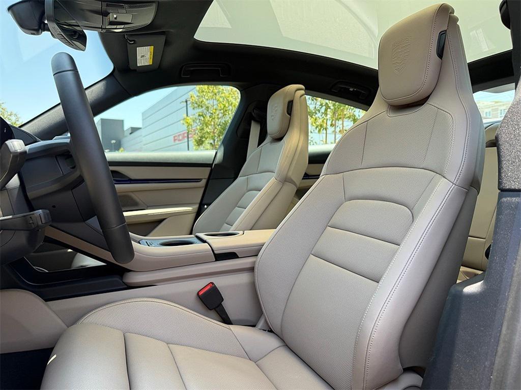 new 2025 Porsche Taycan car