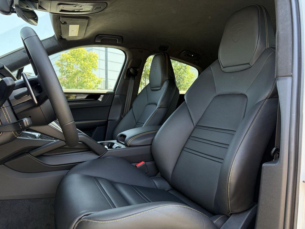 new 2025 Porsche Cayenne car