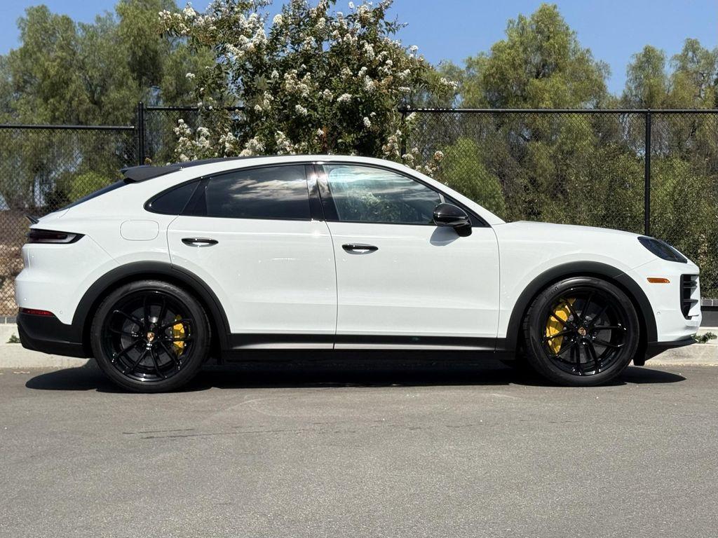 new 2025 Porsche Cayenne car