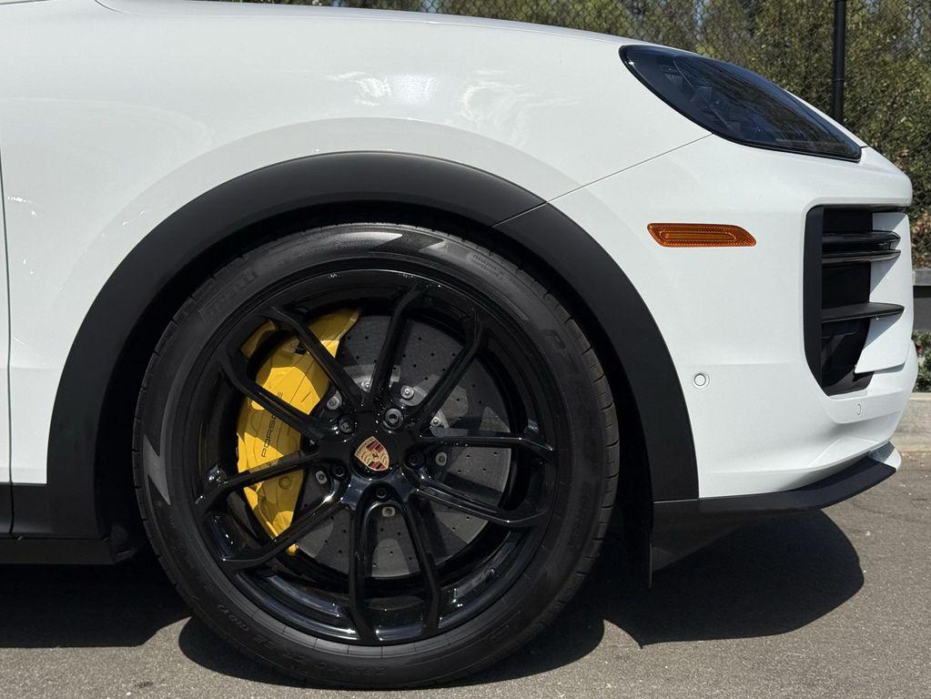 new 2025 Porsche Cayenne car
