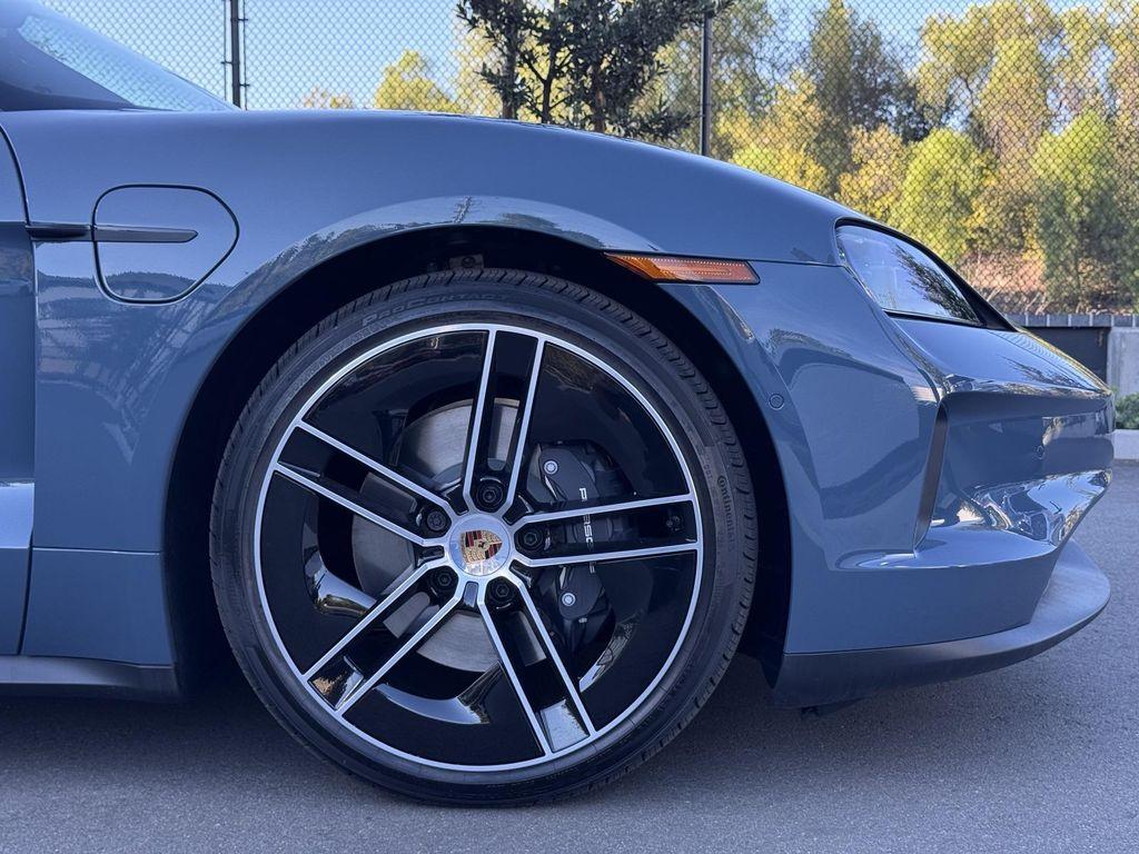 new 2025 Porsche Taycan car